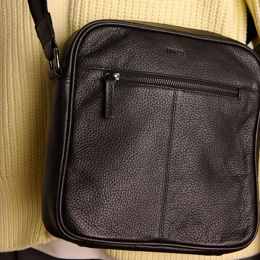 Manfield Zwarte leren schoudertas^ Schoudertassen