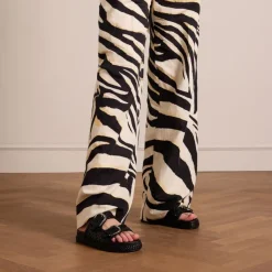 Manfield Zwarte leren slippers^DAMES Slippers