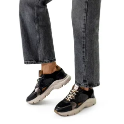 Manfield Zwarte leren sneakers met crocoprint^DAMES Sneakers