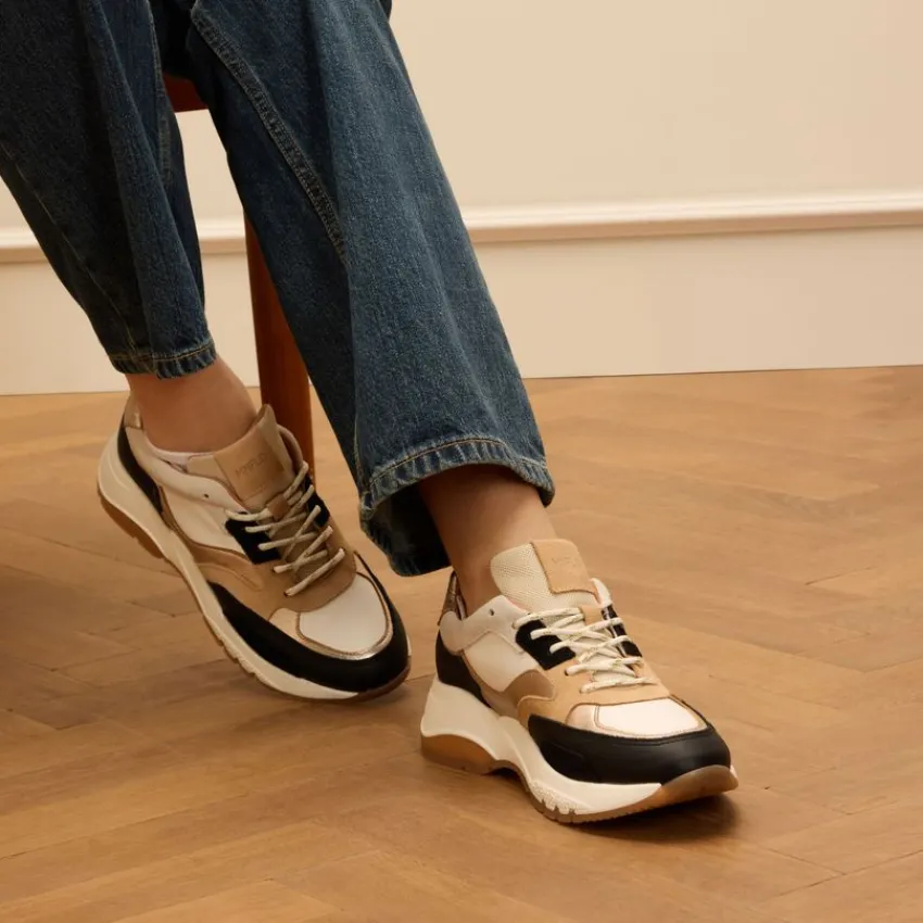 Manfield Zwarte leren sneakers met suède details^DAMES Sneakers