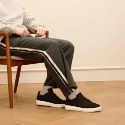 Manfield Zwarte nubuck sneakers^Heren Sneakers