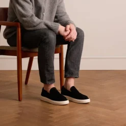 Manfield Zwarte suède loafers met sportieve zool^Heren Loafers