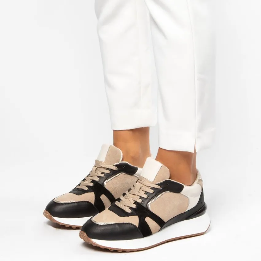 Manfield Zwarte suède sneakers met leren details^DAMES Sneakers