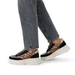 Manfield Zwarte suède sneakers met panterprint^DAMES Sneakers